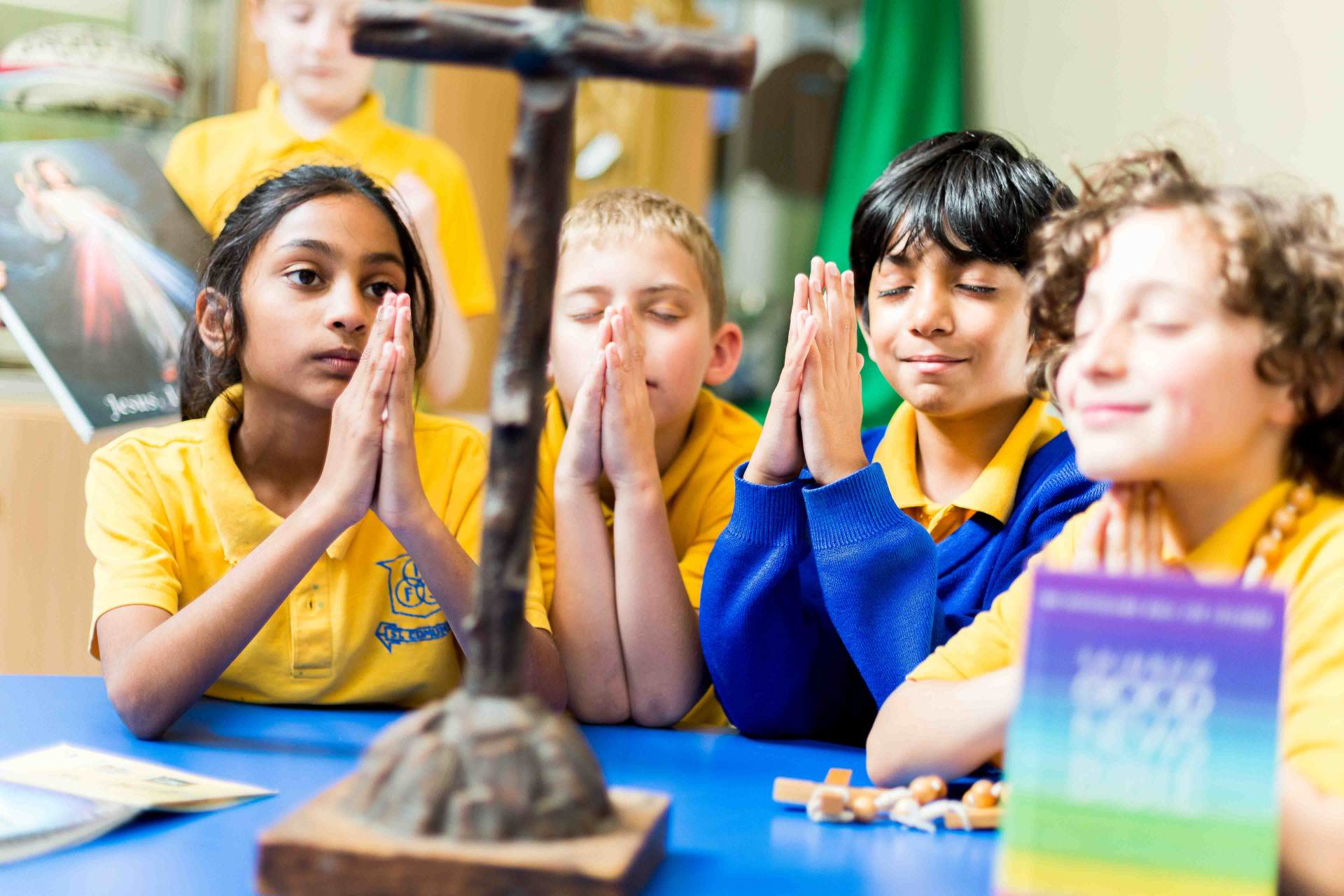 St Edmund's Children Praying
